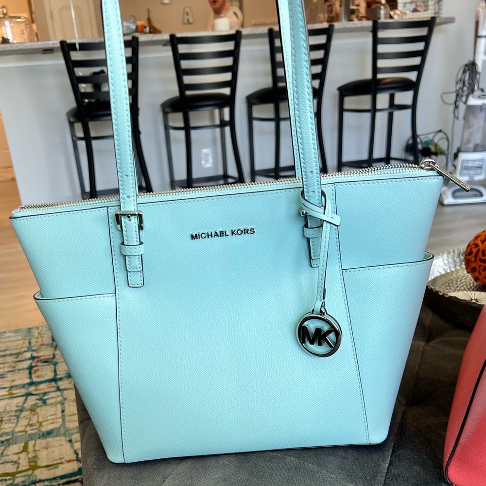 Michael Kors Jet Set Signature East West Top-Zip Tote